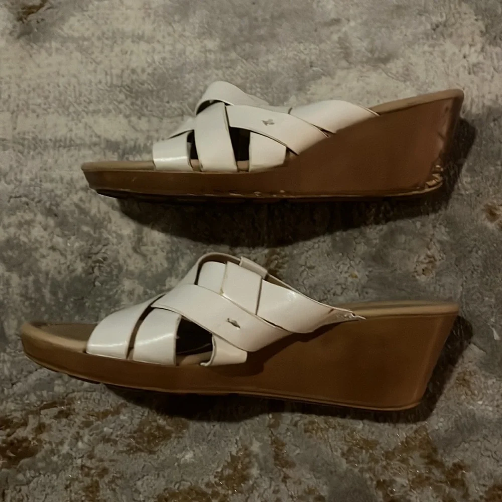 Kim Rogers White Sandals - Picture 2 of 7
